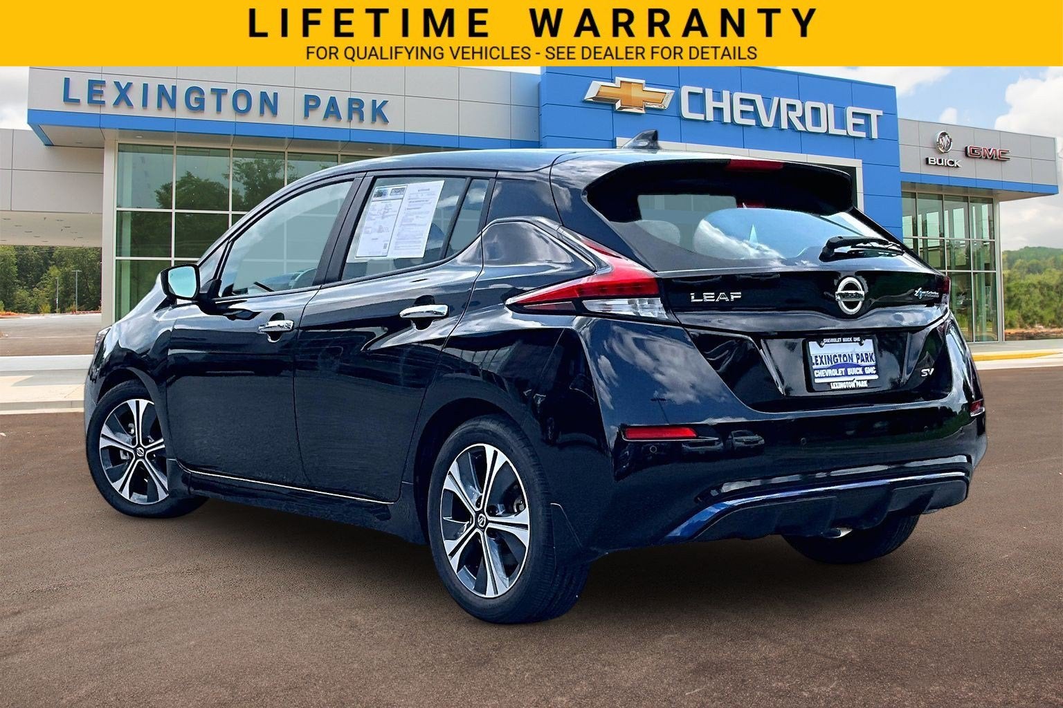 2022 Nissan LEAF SV 40 kWh