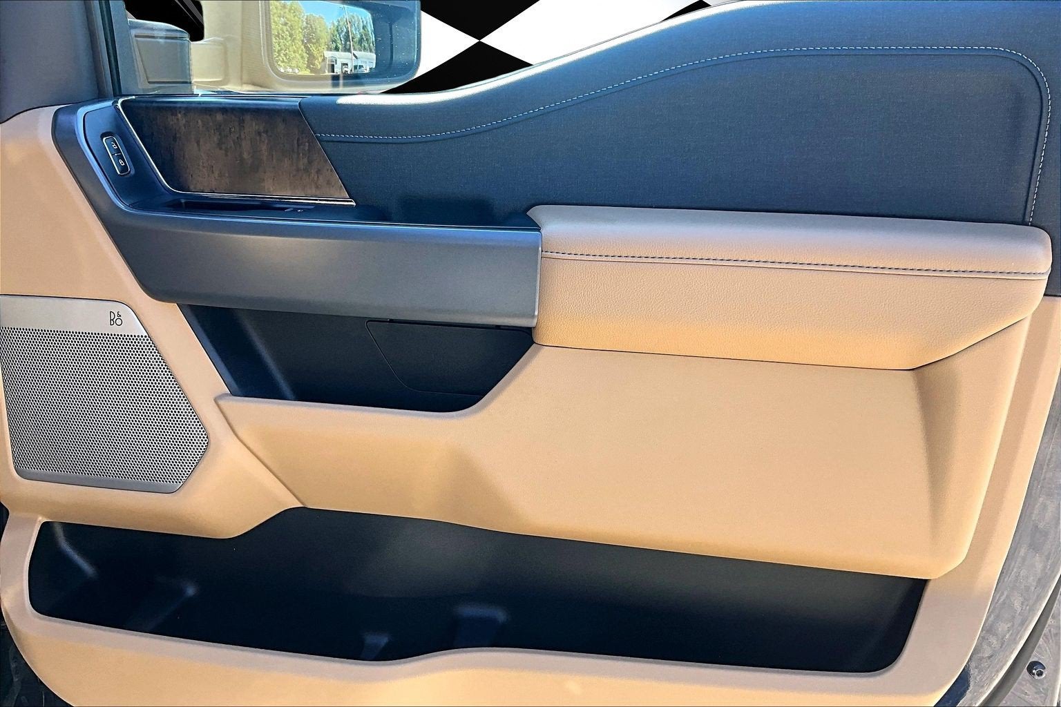 2023 Ford Super Duty F-250 SRW LARIAT