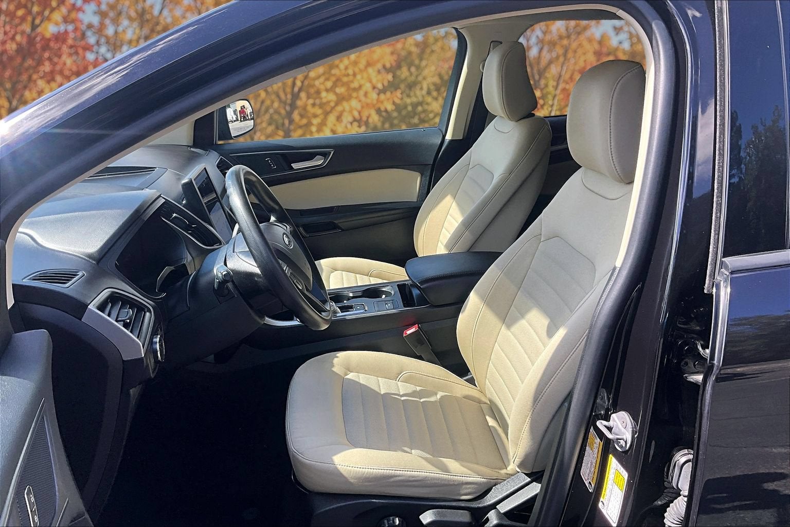 2023 Ford Edge SE