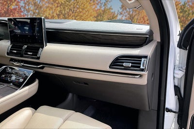 2023 Lincoln Navigator L Reserve