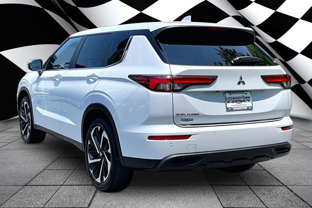 2022 Mitsubishi Outlander ES