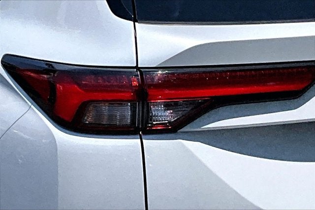 2022 Mitsubishi Outlander ES