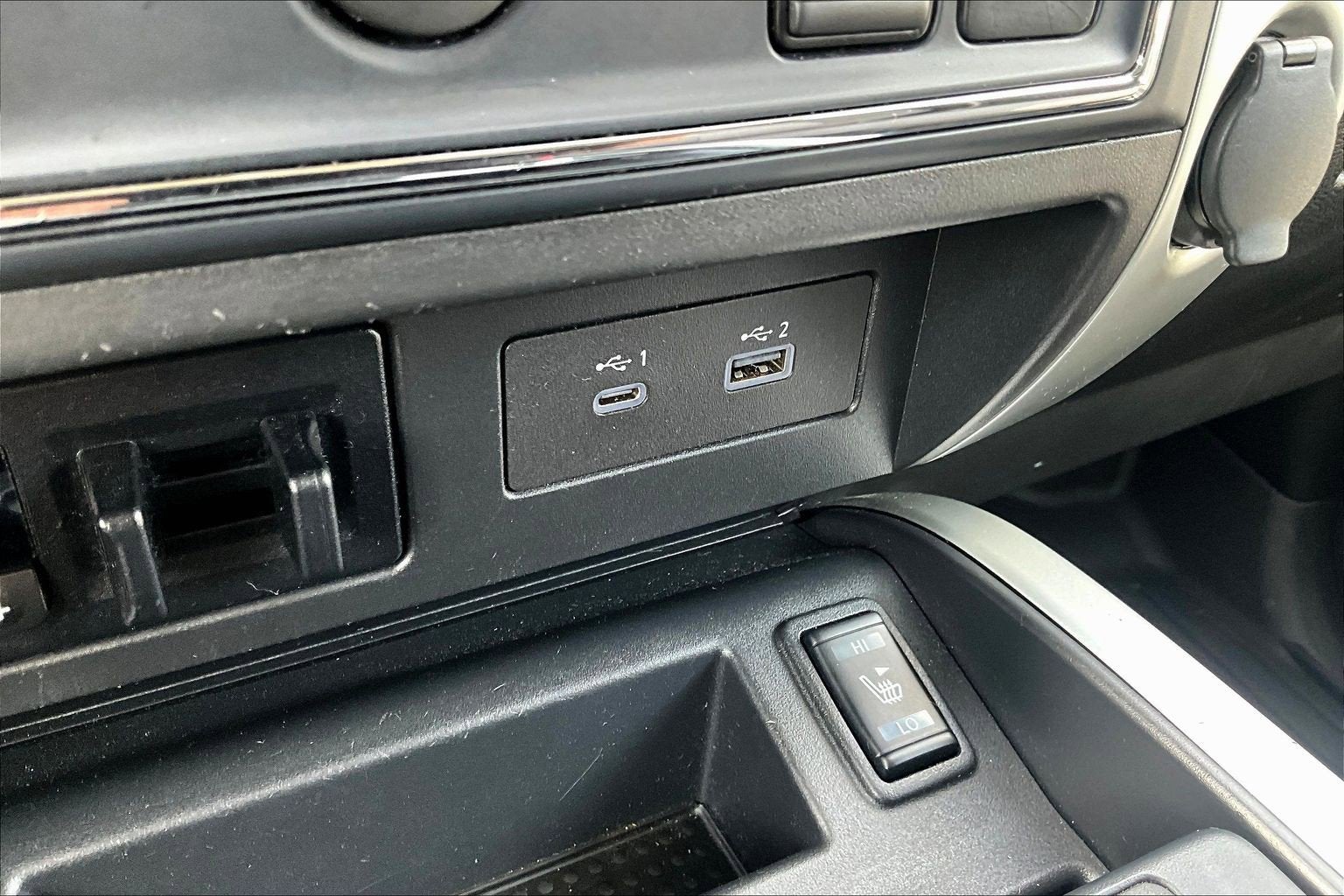 2020 Nissan Titan SV