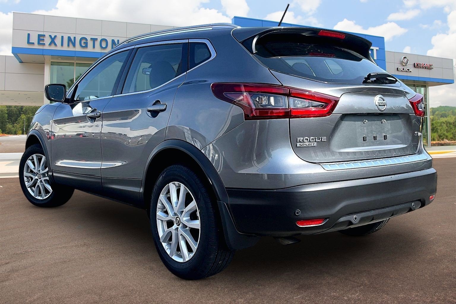 2022 Nissan Rogue Sport SV