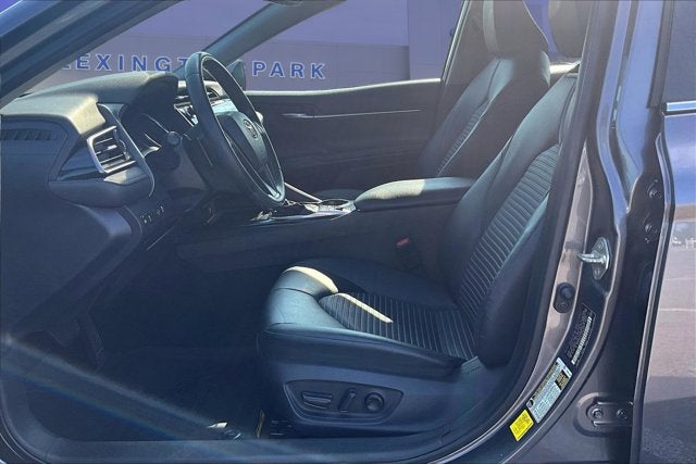 2020 Toyota Camry Hybrid SE