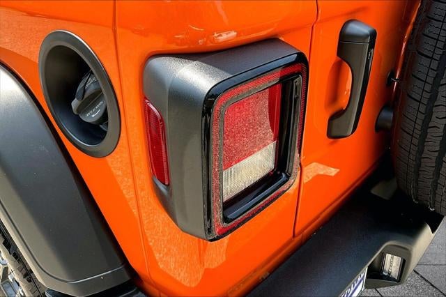 2025 Jeep Wrangler 4-Door Summit 4x4