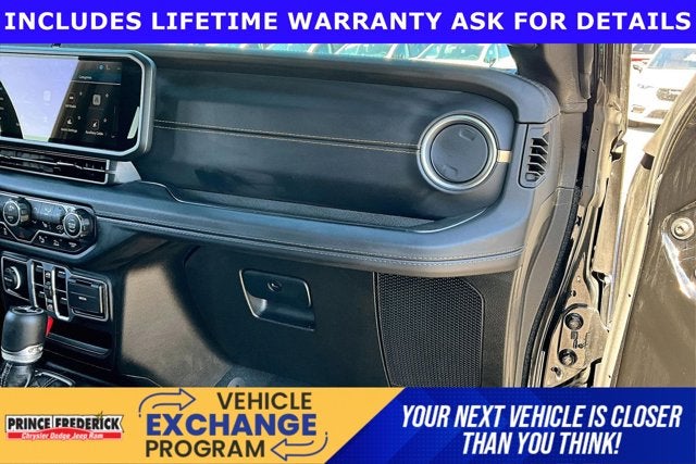 2025 Jeep Wrangler 4-Door Sahara 4x4