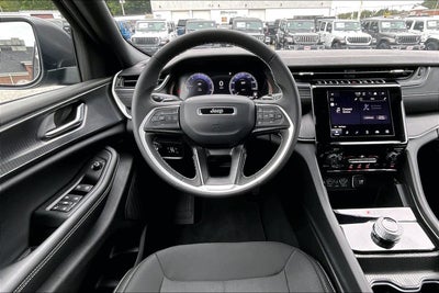 2025 Jeep Grand Cherokee Laredo X 4x4