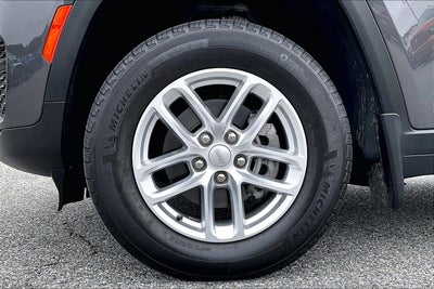 2025 Jeep Grand Cherokee Laredo X 4x4