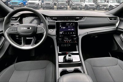2025 Jeep Grand Cherokee Laredo X 4x4