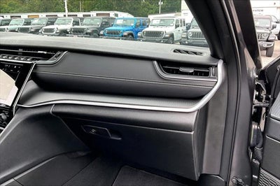 2025 Jeep Grand Cherokee Laredo X 4x4