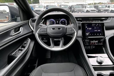 2025 Jeep Grand Cherokee Laredo X 4x4