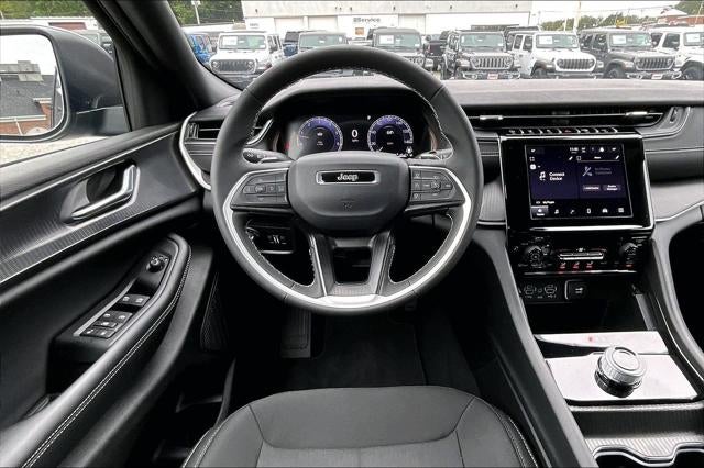 2025 Jeep Grand Cherokee Laredo X 4x4