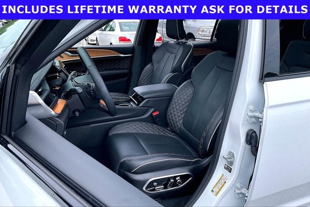 2025 Jeep Grand Cherokee L Summit Reserve 4x4