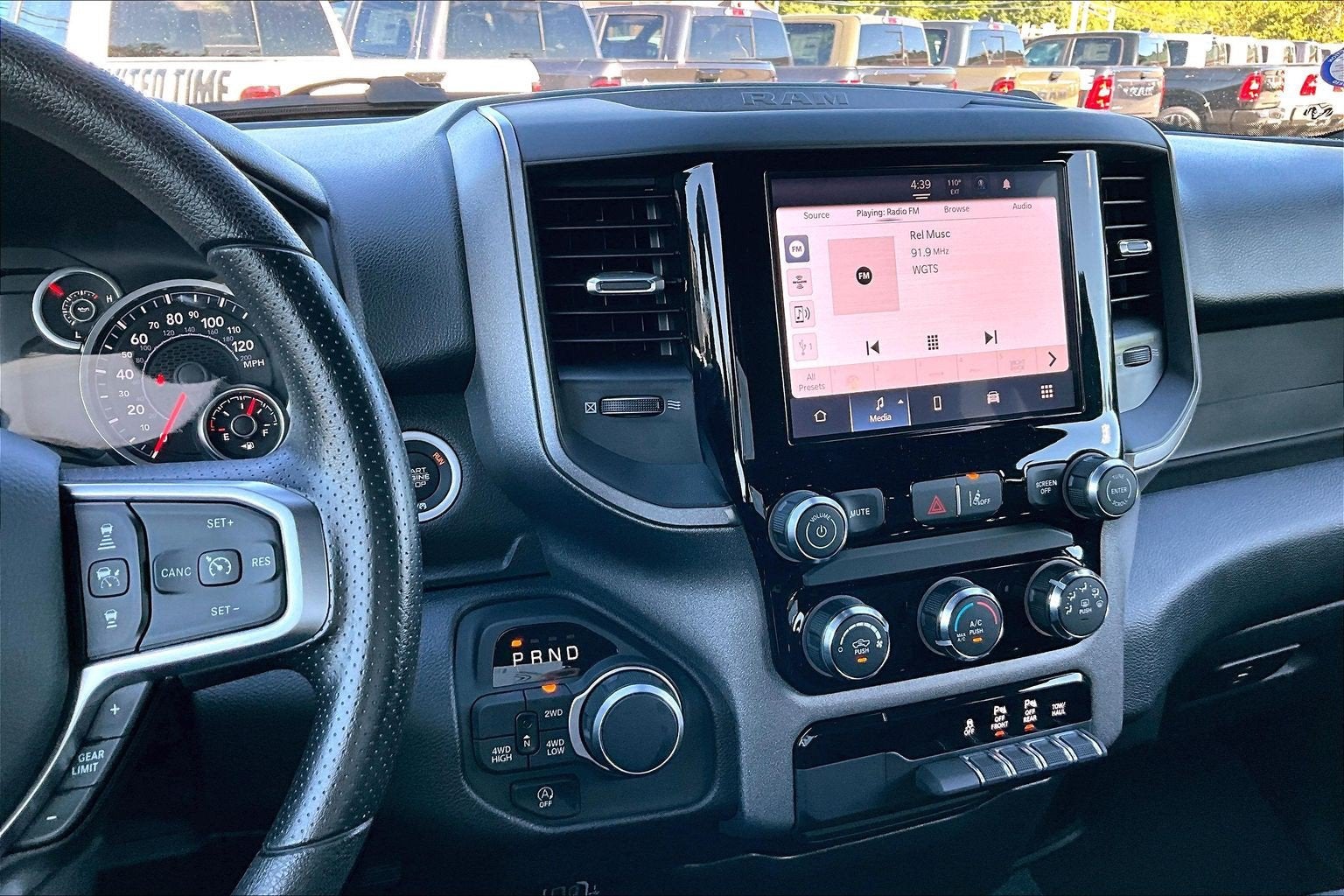 2025 RAM 1500 Tradesman Crew Cab 4x4 5'7' Box