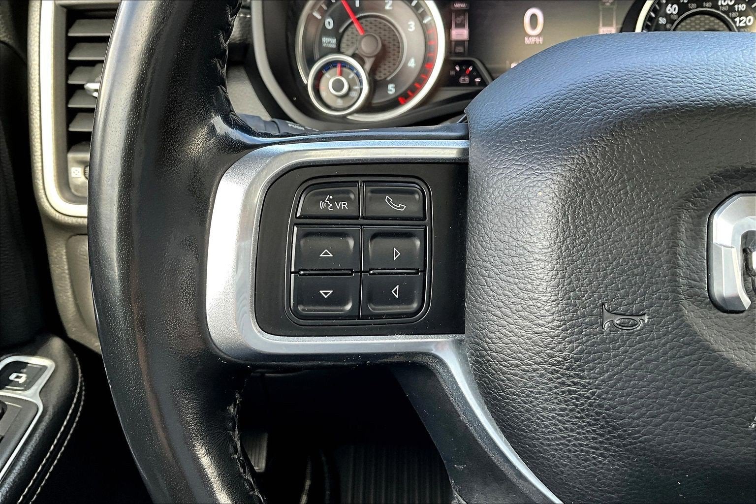 2020 RAM 3500 Laramie Crew Cab 4x4 8' Box
