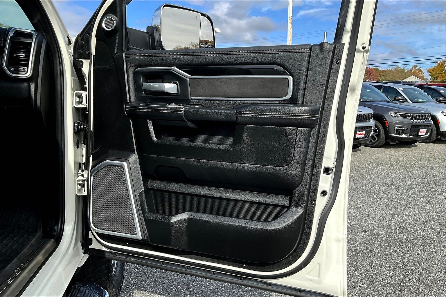 2020 RAM 3500 Laramie Crew Cab 4x4 8' Box