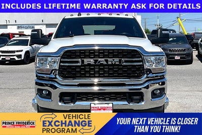 2024 RAM 3500 Big Horn Crew Cab 4x4 8' Box