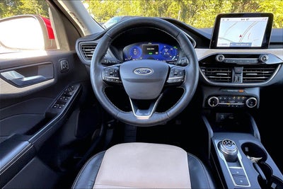 2022 Ford Escape Titanium Hybrid