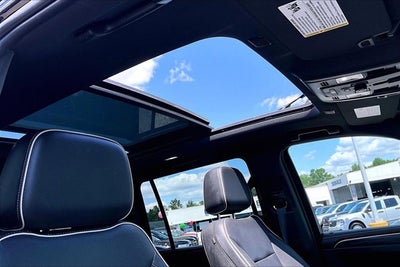 2023 GMC Yukon XL SLT