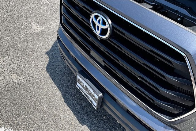 2024 Toyota Sequoia SR5
