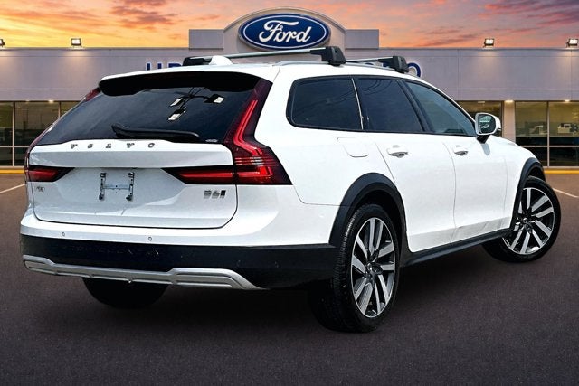 2023 Volvo V90 Cross Country Ultimate