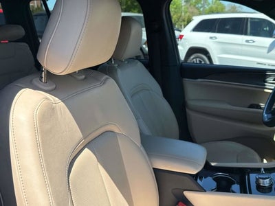 2023 Jeep Grand Cherokee L Limited 4x4