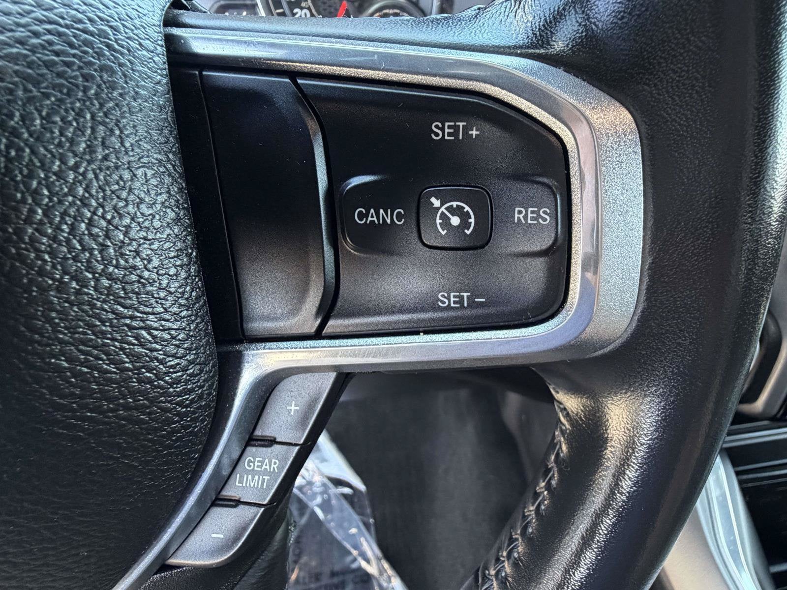 2023 RAM 1500 Laramie Crew Cab 4x4 6'4' Box