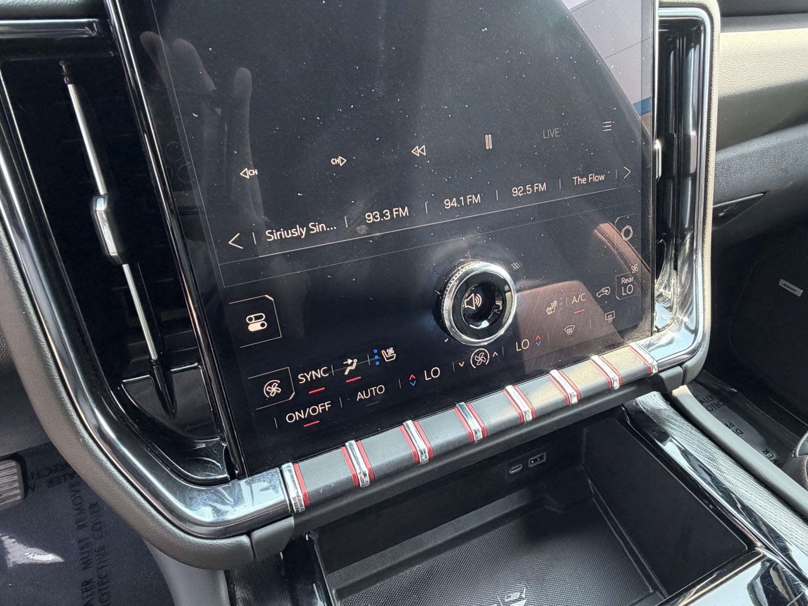 2025 GMC Yukon XL 4WD AT4