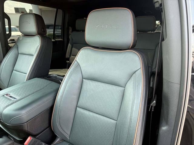 2025 GMC Yukon XL 4WD AT4