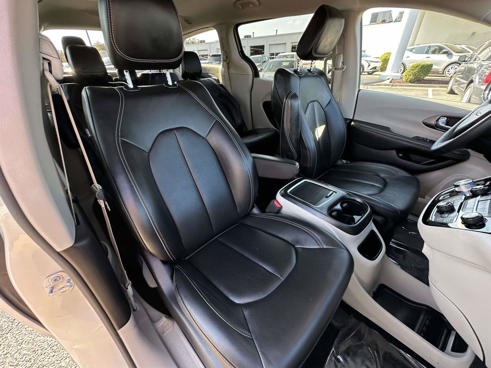 2024 Chrysler Pacifica Hybrid Select