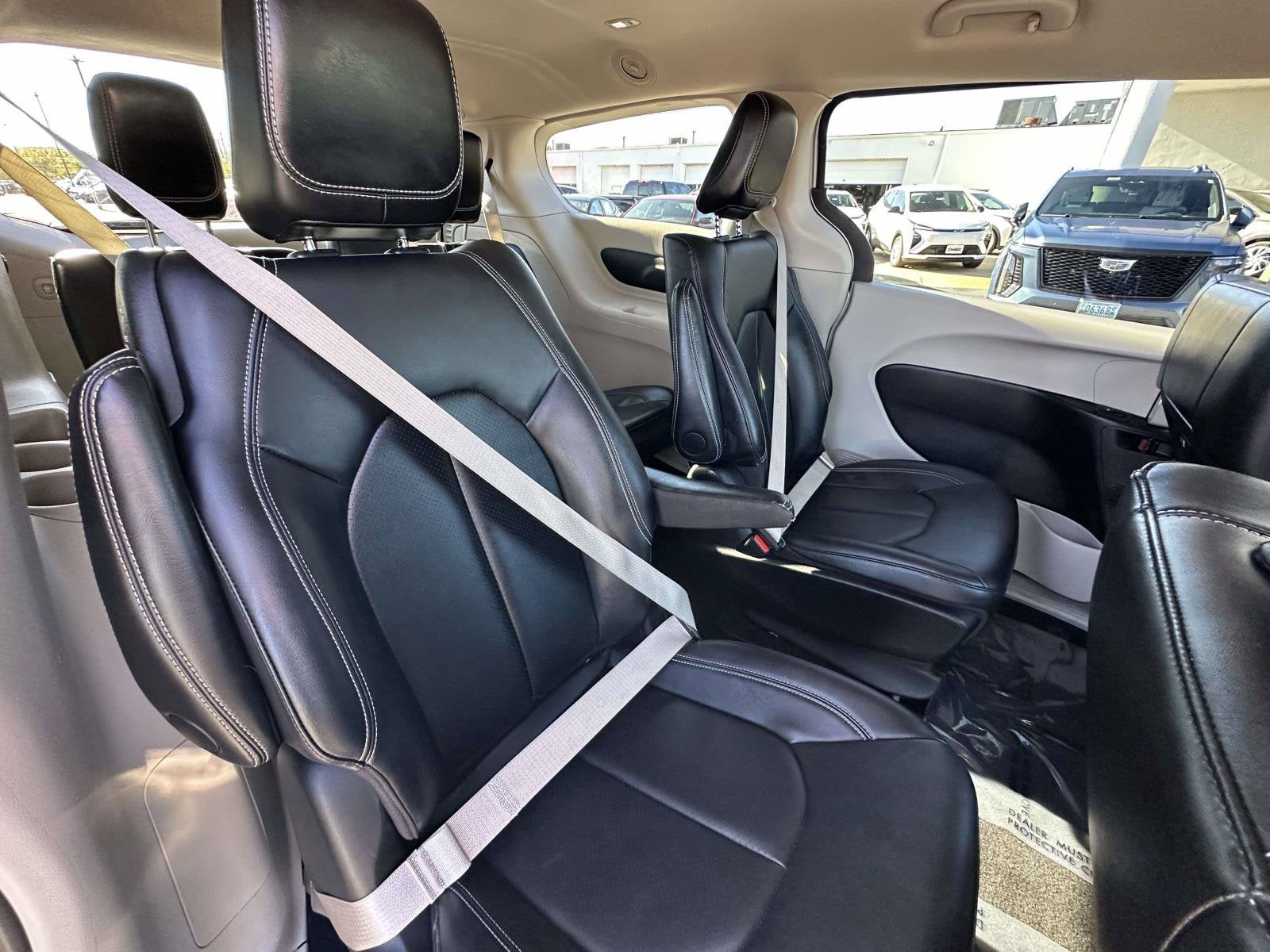 2024 Chrysler Pacifica Hybrid Select