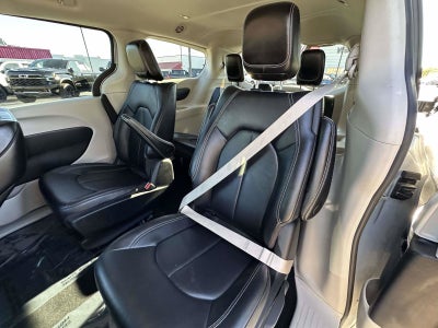 2024 Chrysler Pacifica Hybrid Select