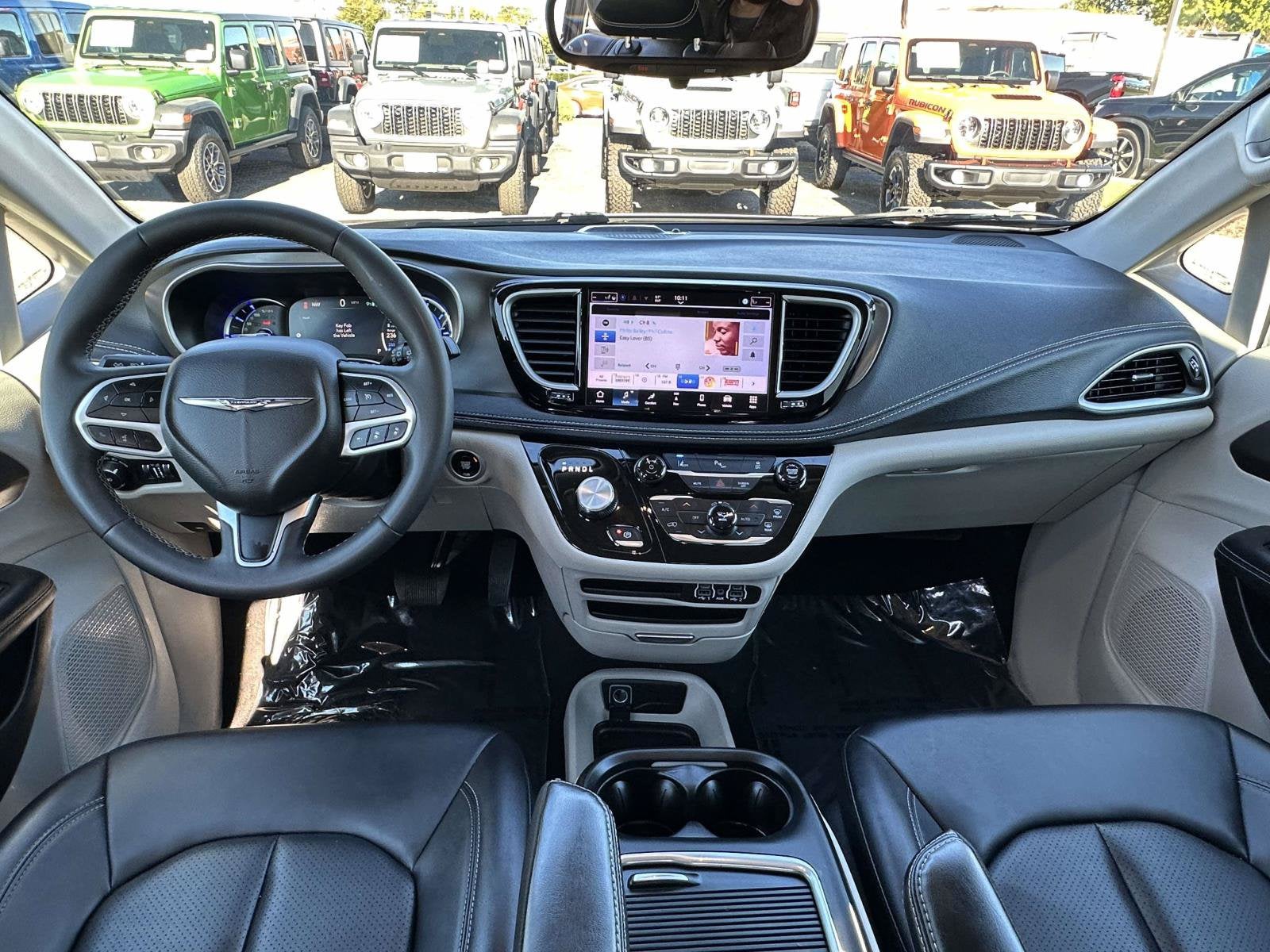 2024 Chrysler Pacifica Hybrid Select