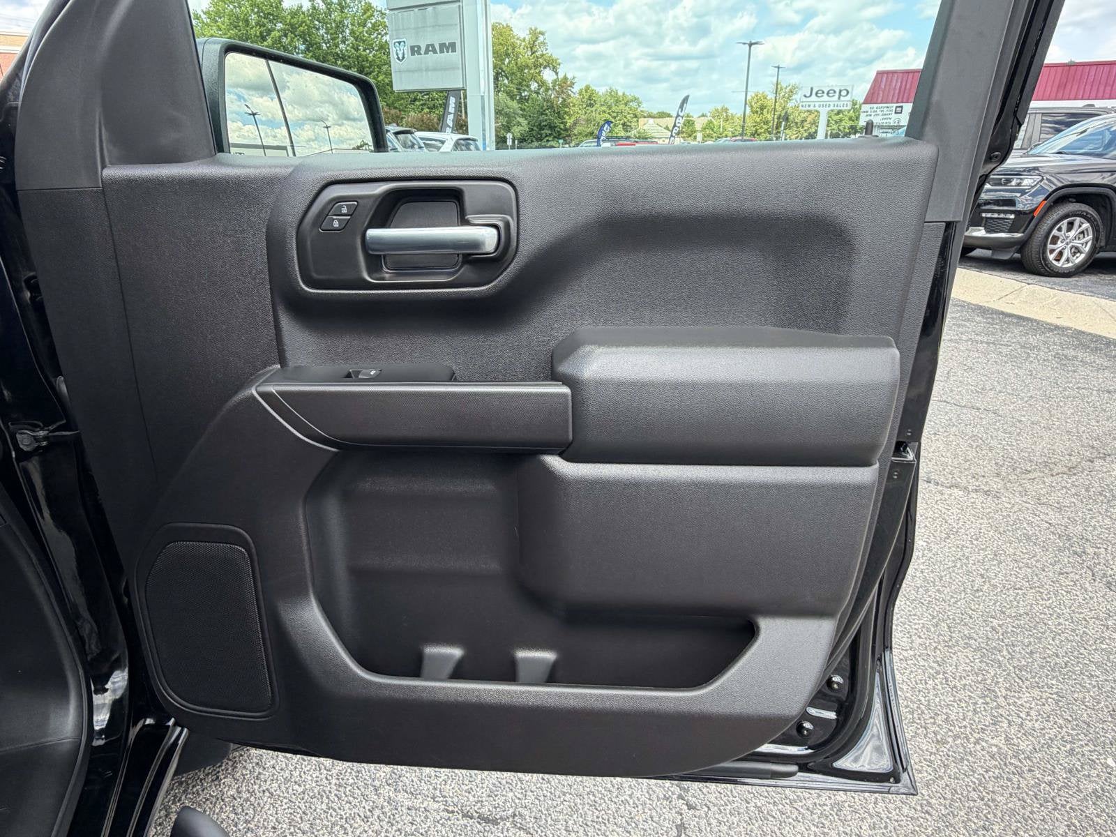 2024 Chevrolet Silverado 1500 4WD Crew Cab Short Bed Custom Trail Boss