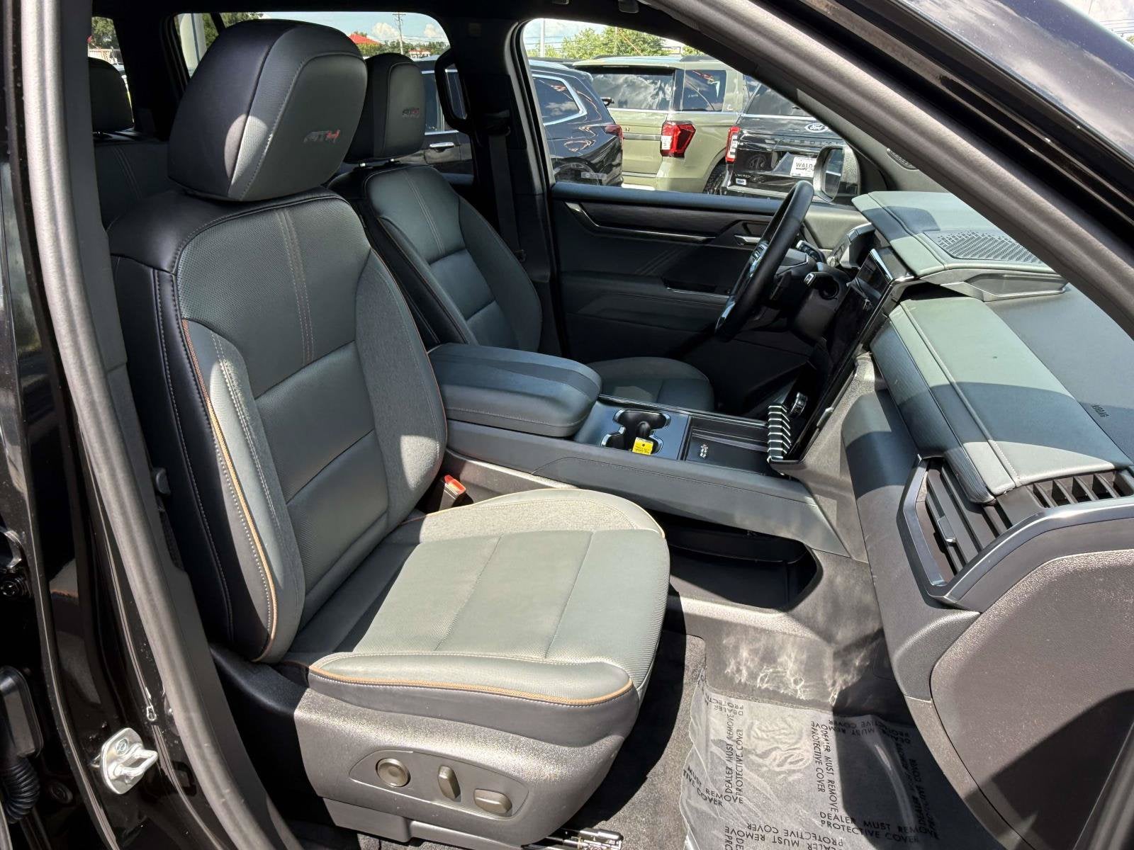 2024 GMC Acadia AWD AT4