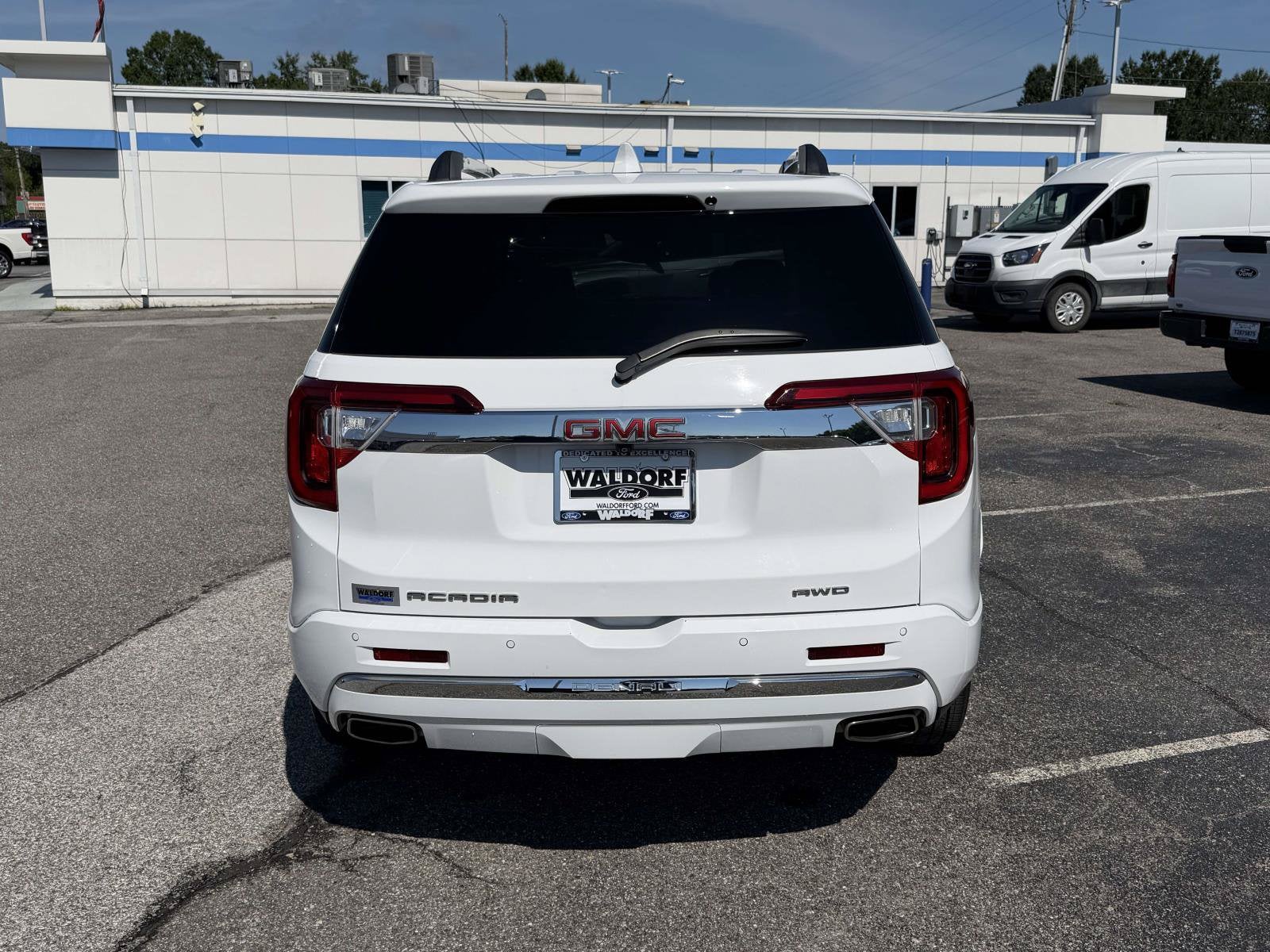 2023 GMC Acadia Denali