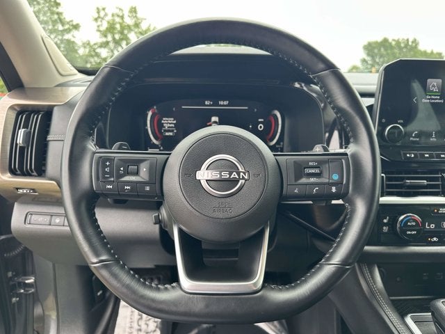 2023 Nissan Pathfinder Platinum