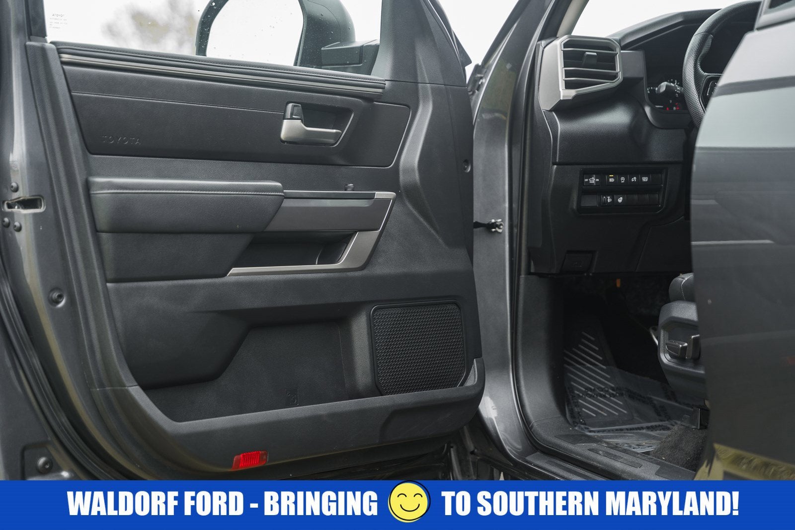 2023 Toyota Tundra 4WD SR5