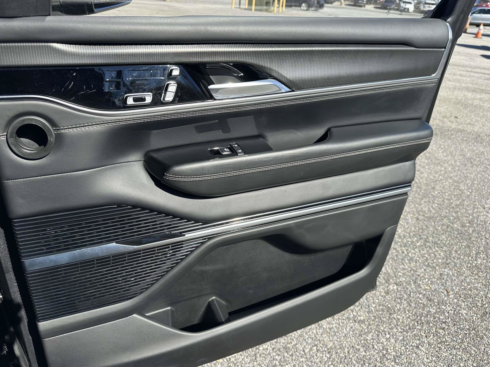 2022 Jeep Grand Wagoneer Series II Obsidian