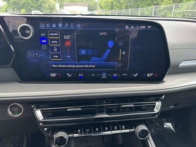 2025 Chevrolet Traverse FWD LT