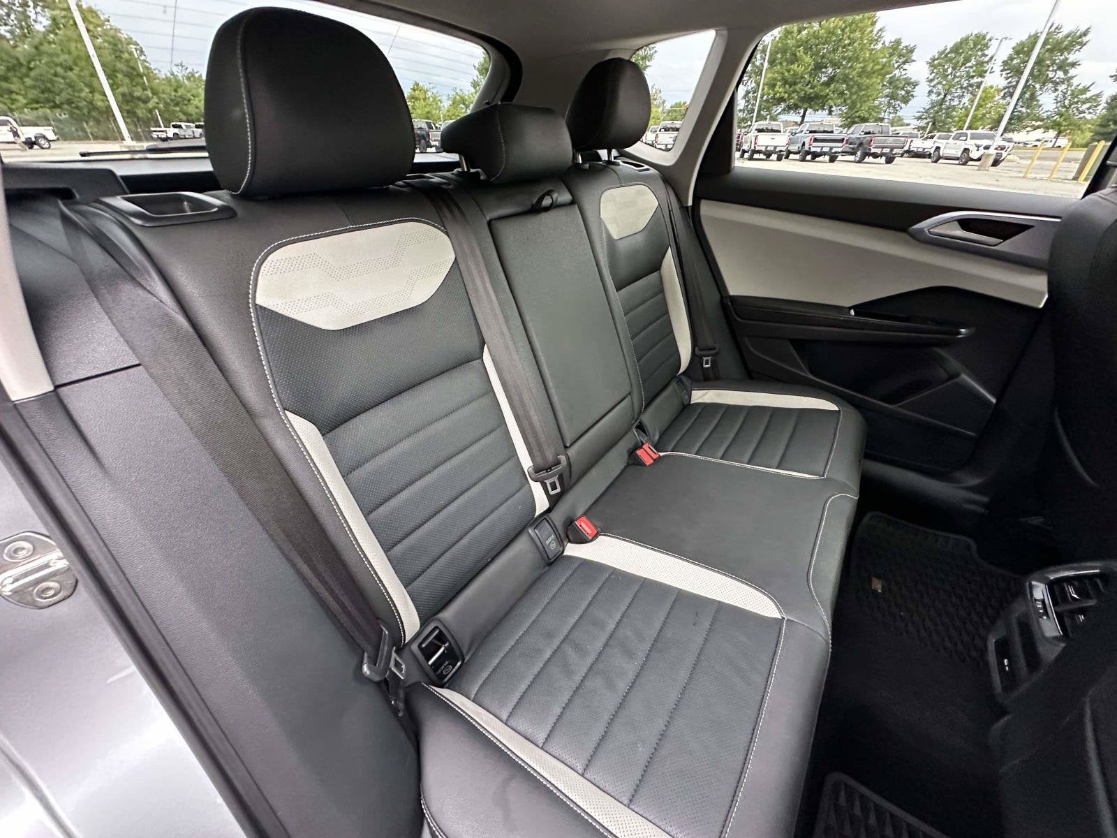 2025 Volkswagen Taos SEL