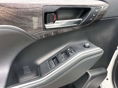 2022 Toyota Highlander Platinum