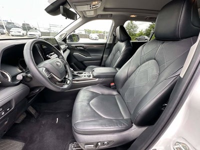 2022 Toyota Highlander Platinum