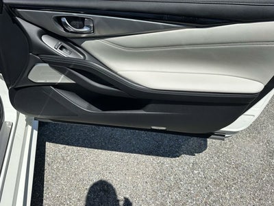 2022 INFINITI Q60 LUXE