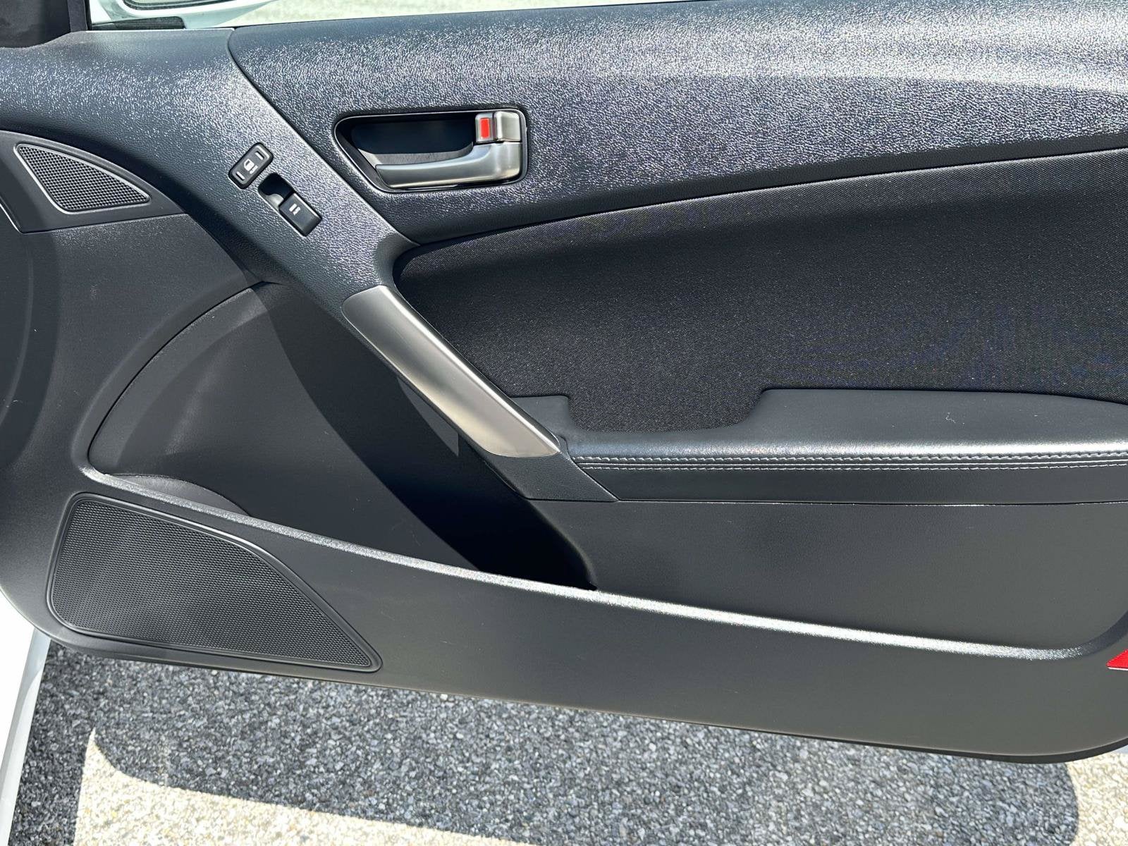 2016 Hyundai Genesis Coupe 3.8L Base