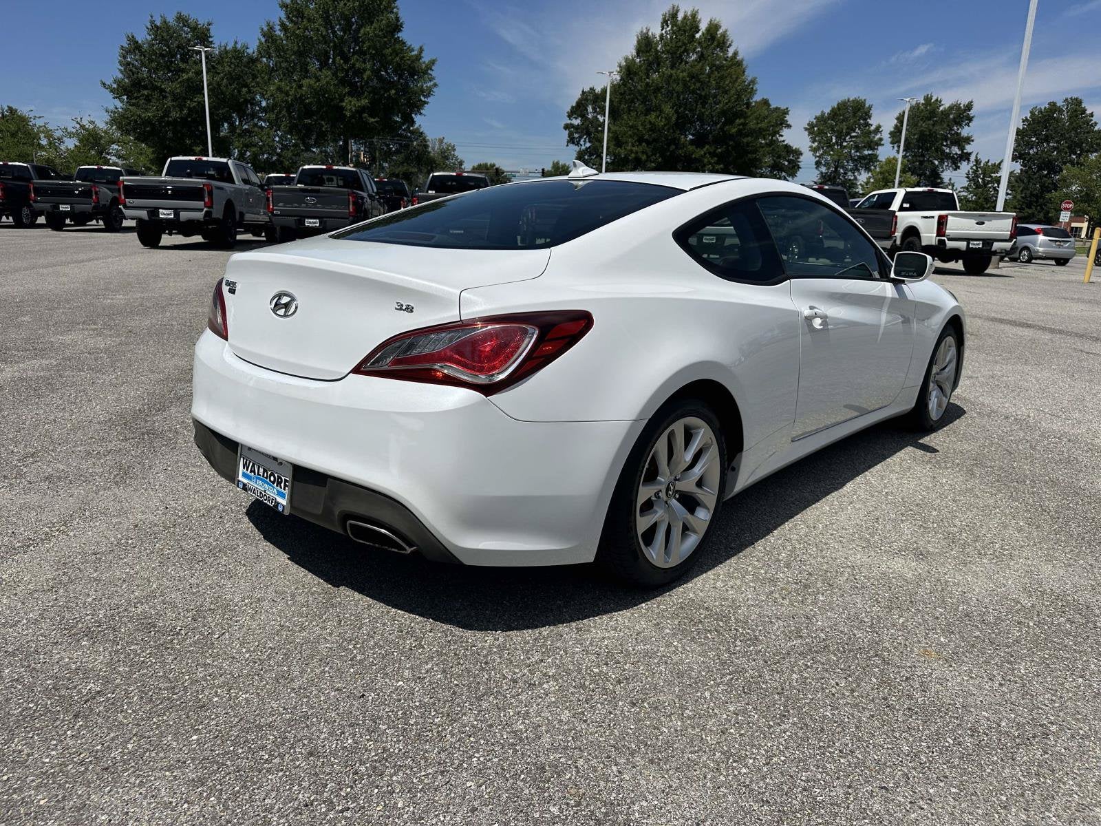 2016 Hyundai Genesis Coupe 3.8L Base