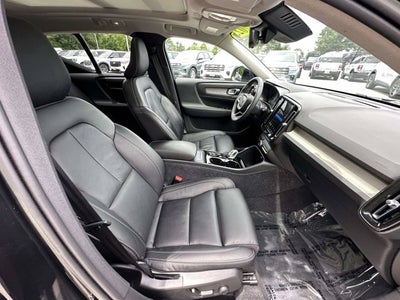 2023 Volvo XC40 Ultimate Bright Theme
