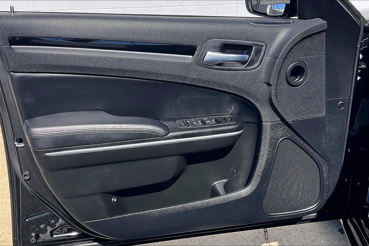 2023 Chrysler 300 Touring