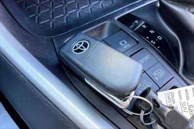 2025 Toyota RAV4 LE